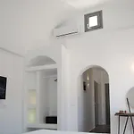 Amphitrite Santorini Vóthon