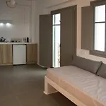 Amphitrite Santorini 4*