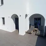 Amphitrite Santorini 4* Vóthon