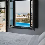 Amphitrite Santorini