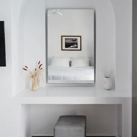Amphitrite Santorini Aparthotel 3*