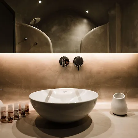 Amphitrite Santorini 4*