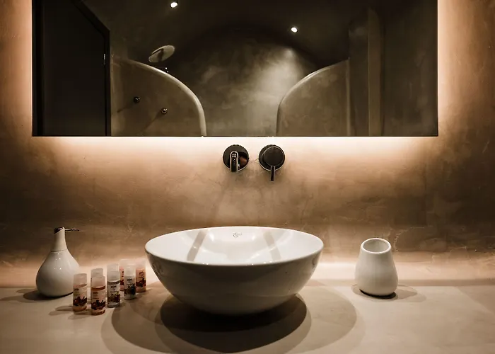 Amphitrite Santorini 4*