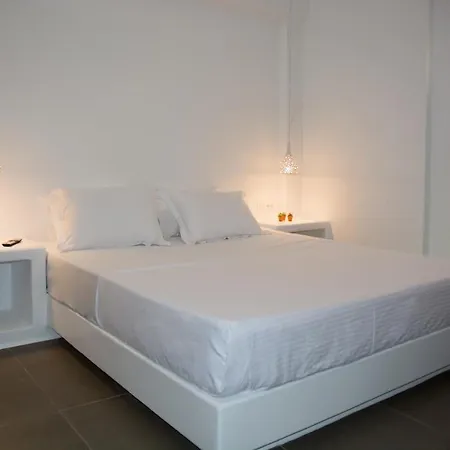 Amphitrite Santorini Lägenhetshotell Vóthon