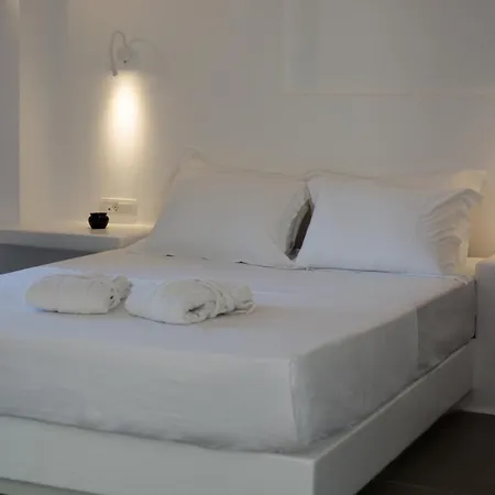 Amphitrite Santorini Lägenhetshotell Vóthon