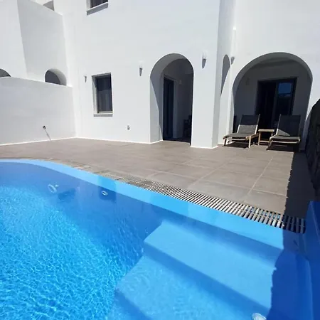 Amphitrite Santorini Lägenhetshotell 4*