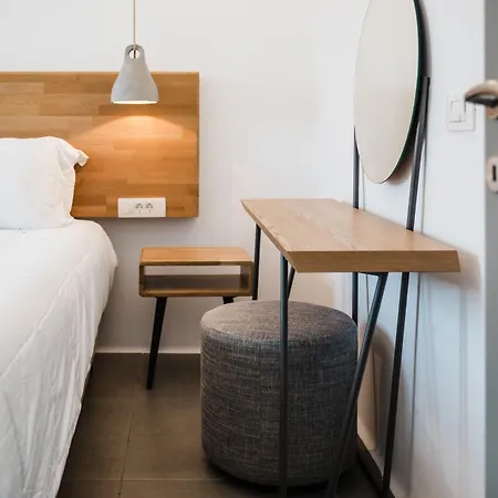 Amphitrite Santorini Aparthotel Vothon