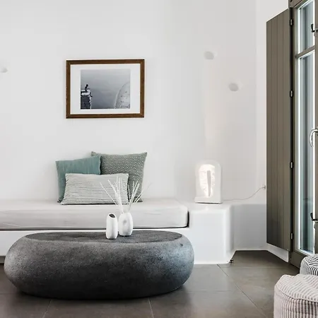 Amphitrite Santorini Aparthotel