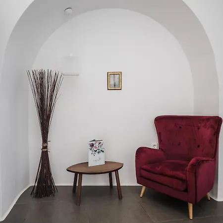 Amphitrite Santorini Aparthotel
