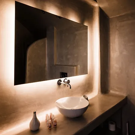 Amphitrite Santorini