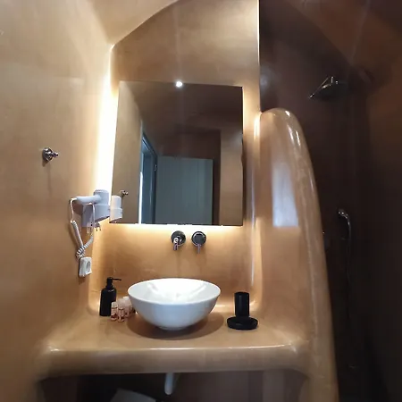 Amphitrite Santorini