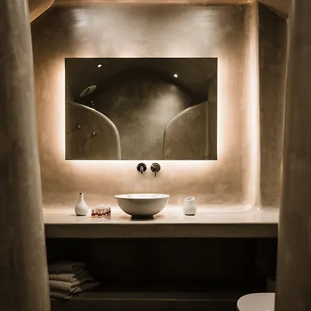 Amphitrite Santorini 4*