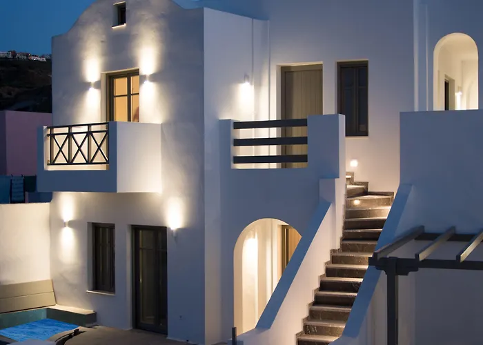 Amphitrite Santorini Aparthotel 4*