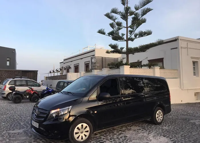 Aparthotel Amphitrite Santorini 4*