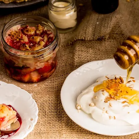 Amphitrite Santorini