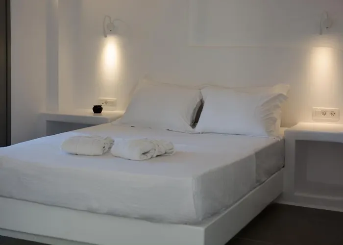 Amphitrite Santorini Aparthotel Vothon