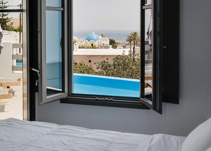 Amphitrite Santorini