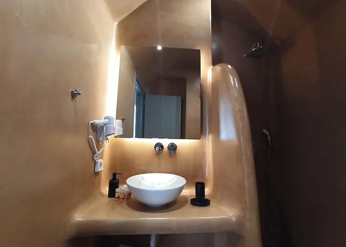 Amphitrite Santorini