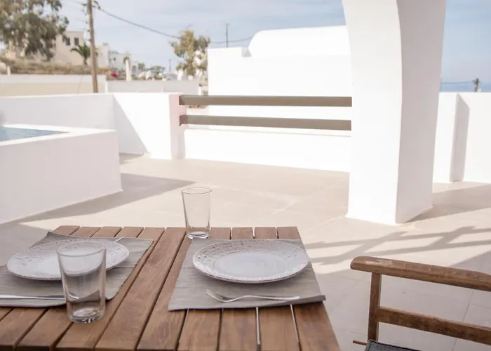 Aparthotel Amphitrite Santorini Vothon