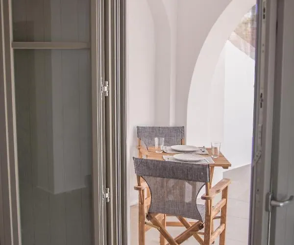 Aparthotel Amphitrite Santorini Vothon