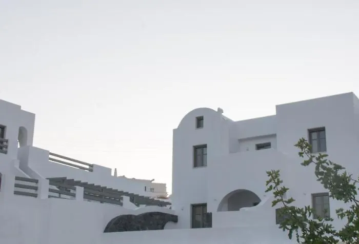 Amphitrite Santorini Aparthotel 4*